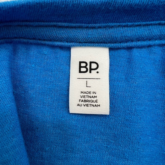 B.P. Blue V-neck T-shirt - new with tags - Large - Picture 7 of 9